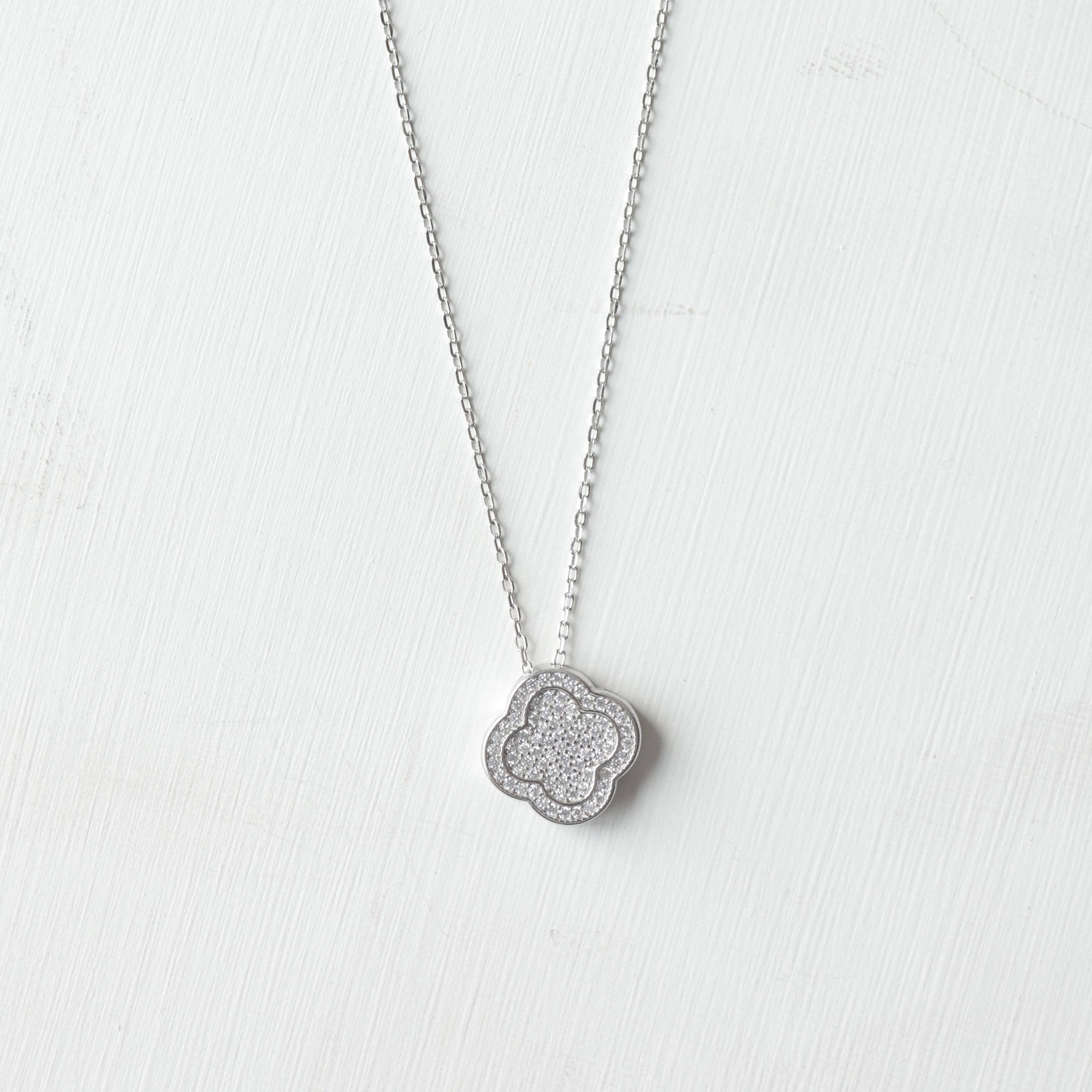 The Diamond-Dust Clover Chain