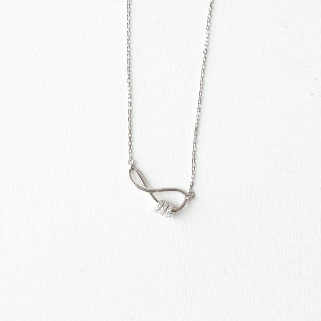 The Modern Flow Silver Loop Chain