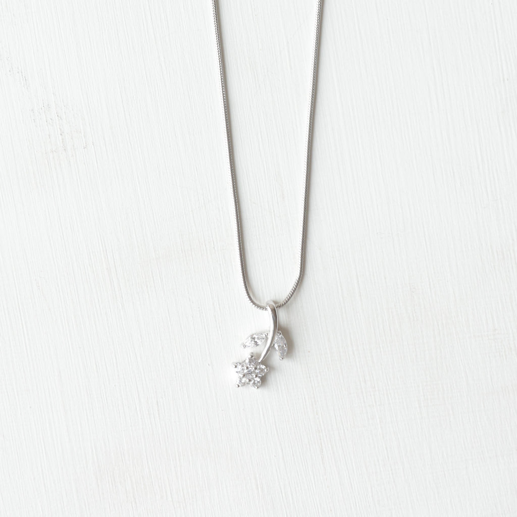 The Floral Snake Chain Drop