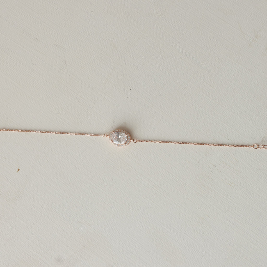 The Delicate Crystal Solitaire Chain
