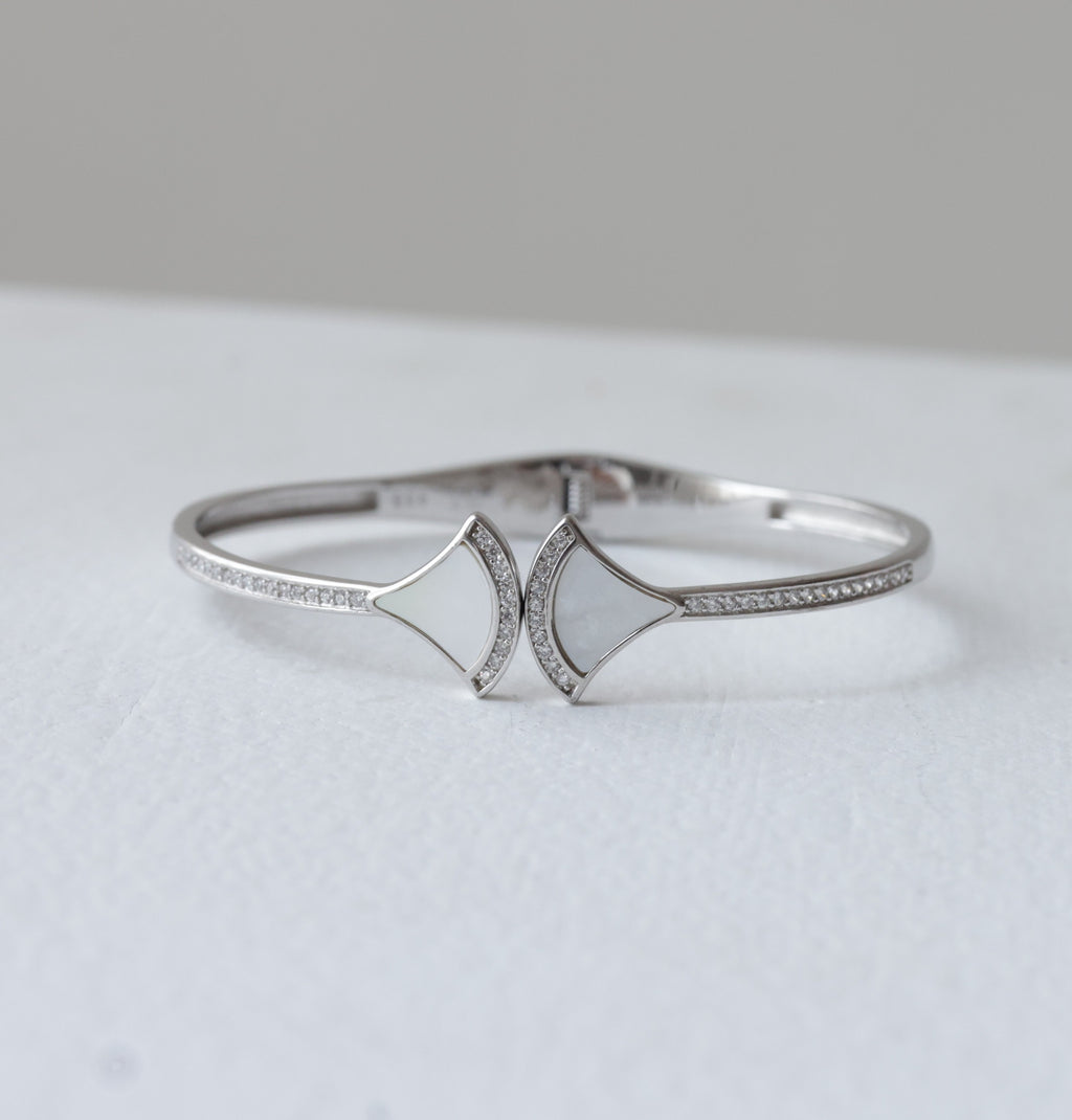 The Mother of Pearl Fan Bypass 92.5 Silver Kada