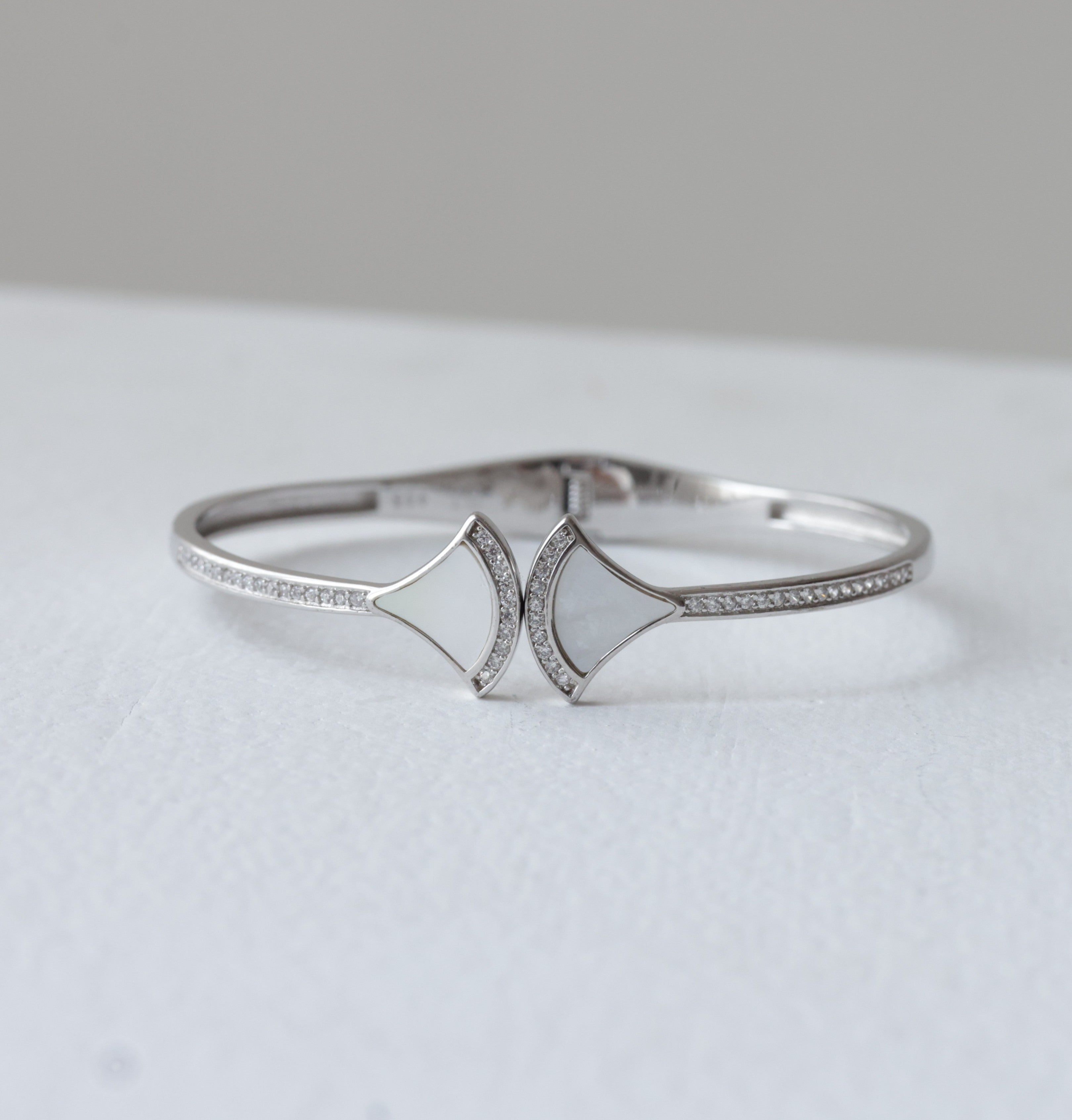 The Mother of Pearl Fan Bypass 92.5 Silver Kada