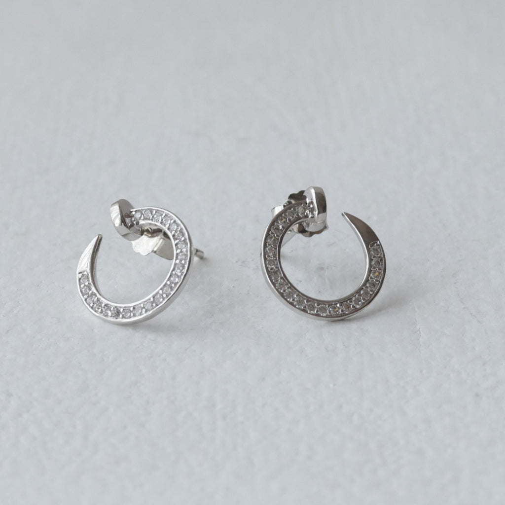 The Modern Wrap Nail 92.5 Silver Studs