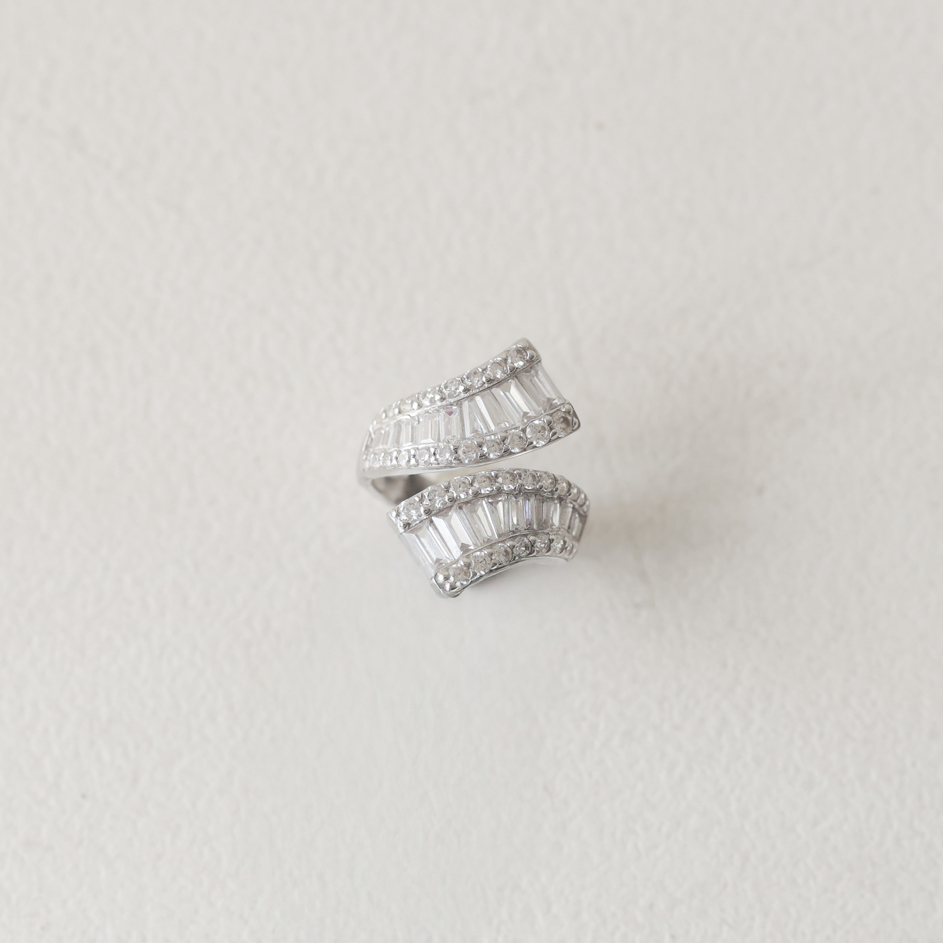 The Vega Baguette Ribbon Ring