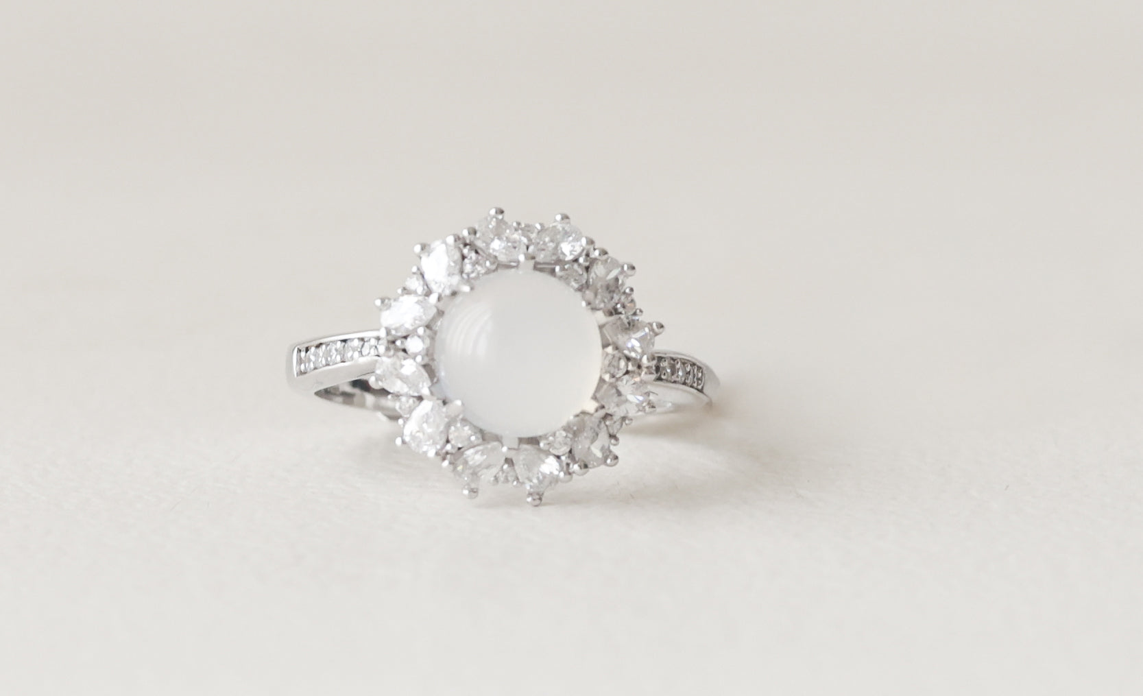 The Vega Lunar Radiance Ring