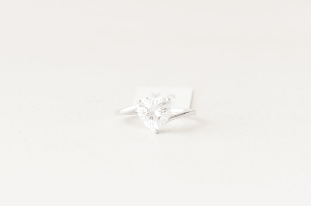 The Sweeping Love Promise Ring