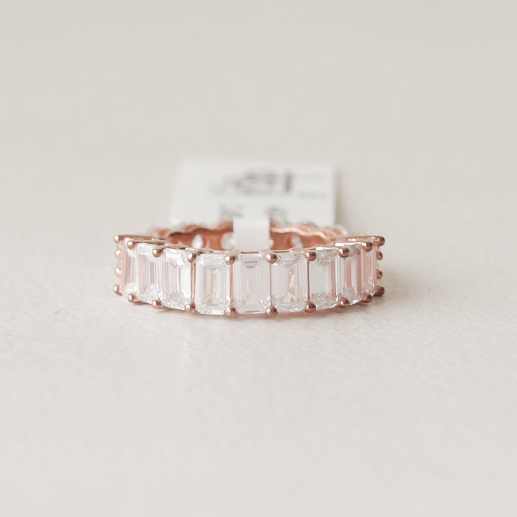 The Vega Dual-Cut Eternity Band
