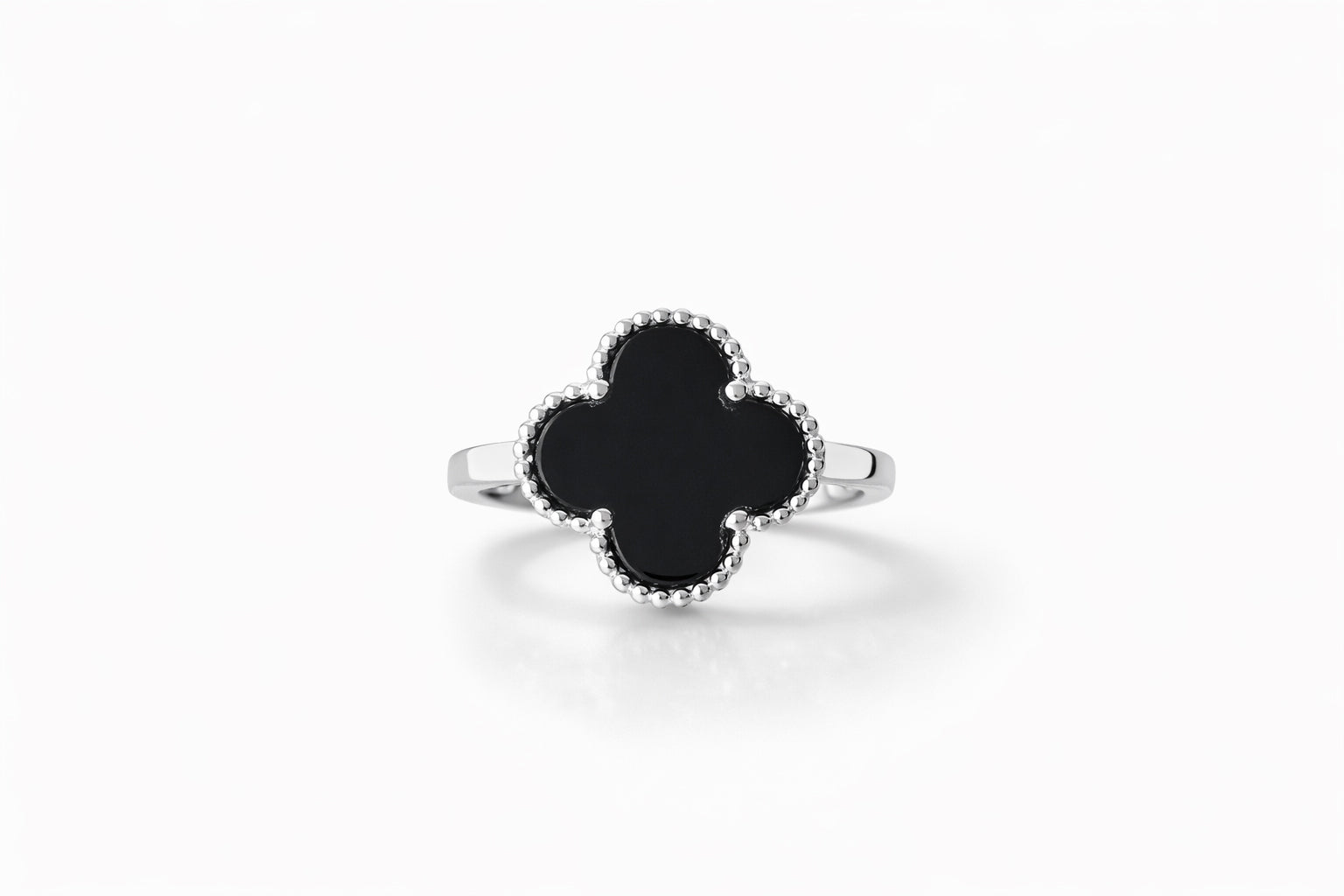 The Vega Midnight Clover Ring