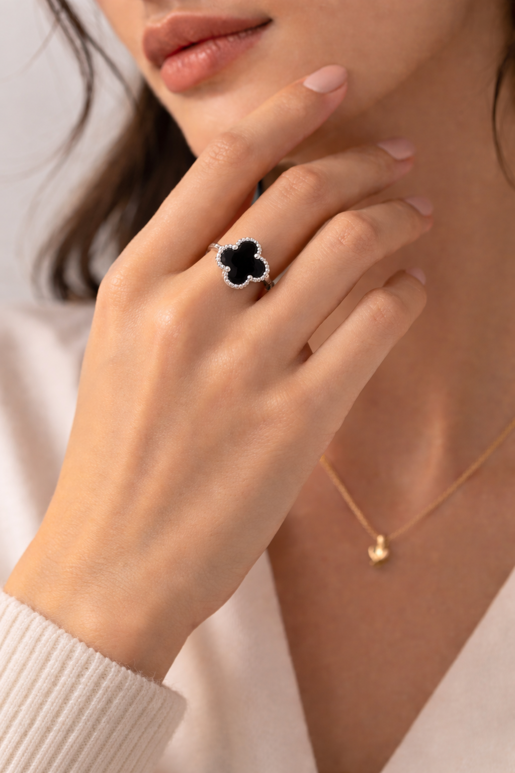 The Vega Midnight Clover Ring
