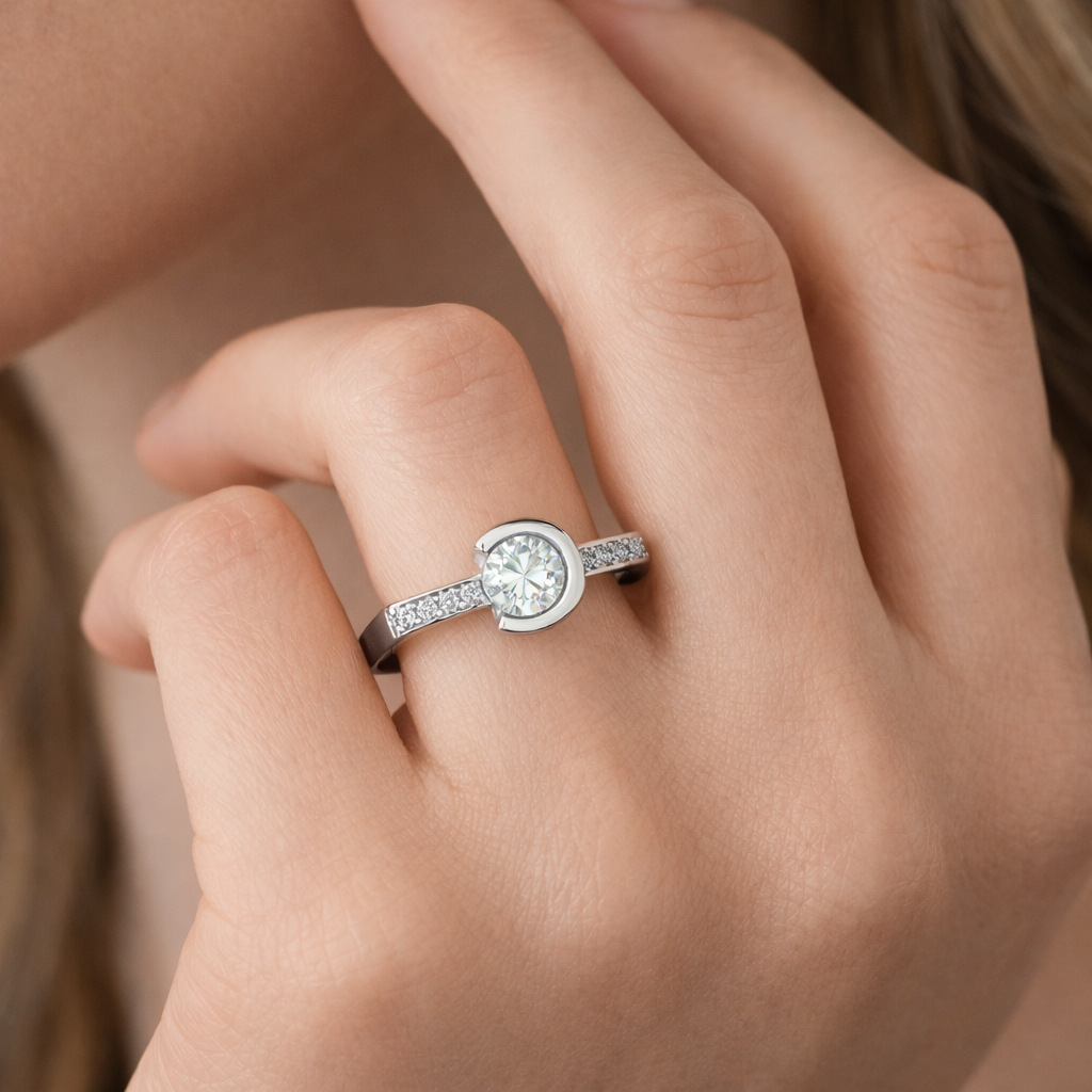 The Vega Geometric Solitaire Ring