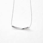 The Modern Curve Solitaire Necklace