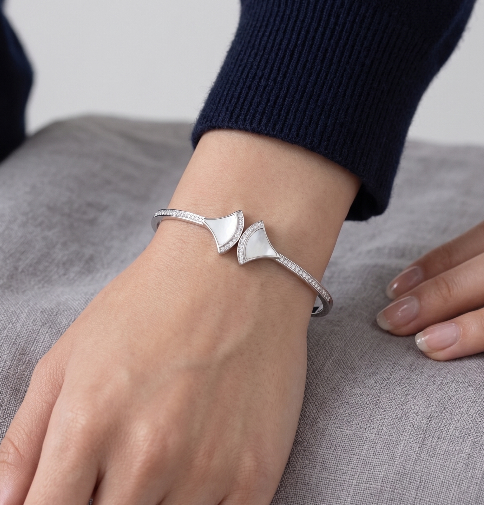 The Mother of Pearl Fan Bypass 92.5 Silver Kada