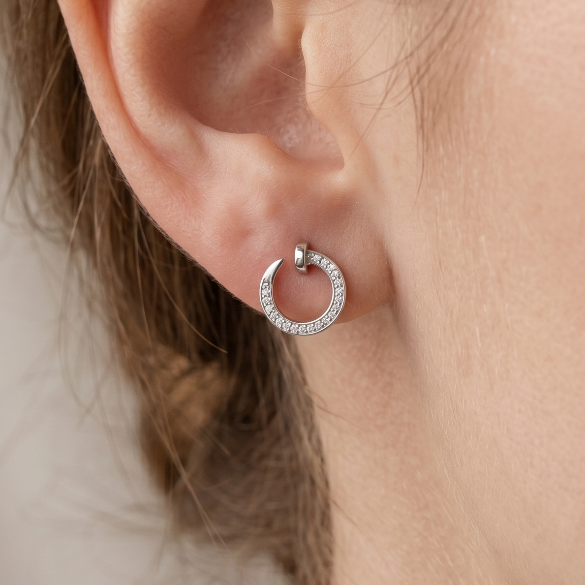 The Modern Wrap Nail 92.5 Silver Studs
