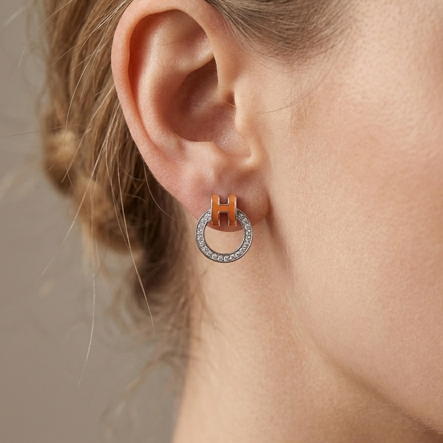 The Signature 'H' Crystal Ring 92.5 Silver Studs