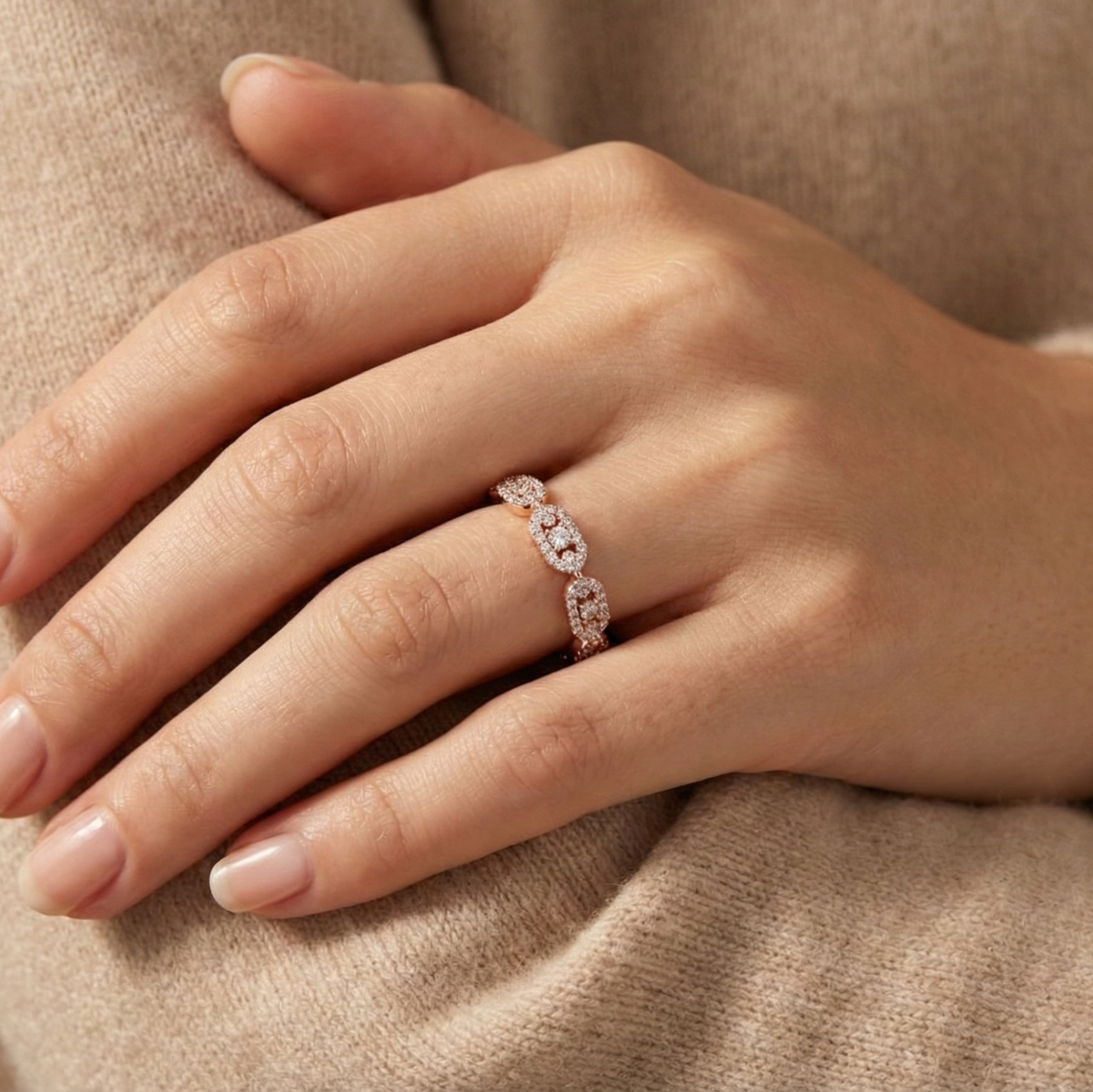 The Vega Rose Gold Link Band