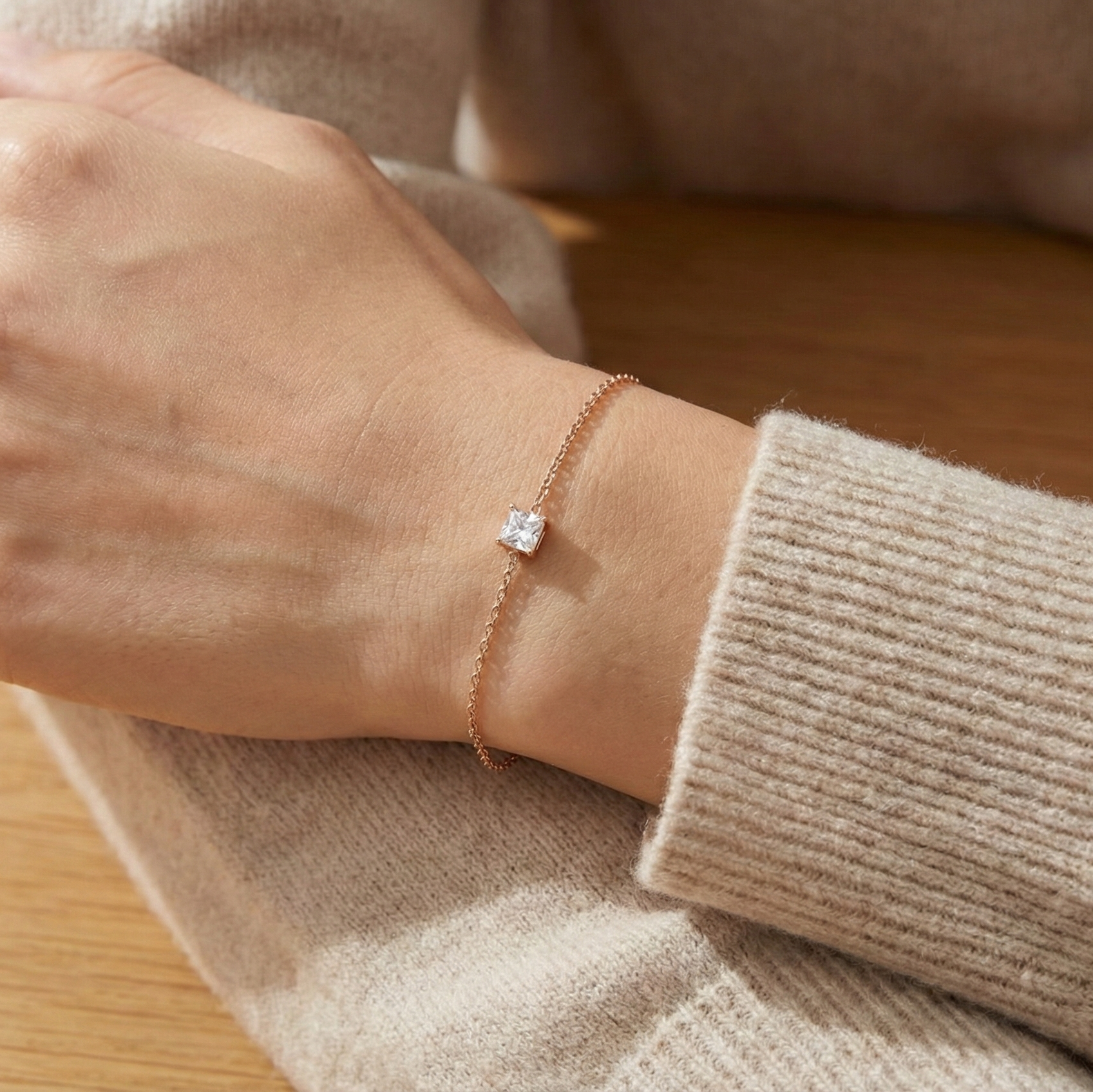 The Solitaire Radiance Chain Bracelet